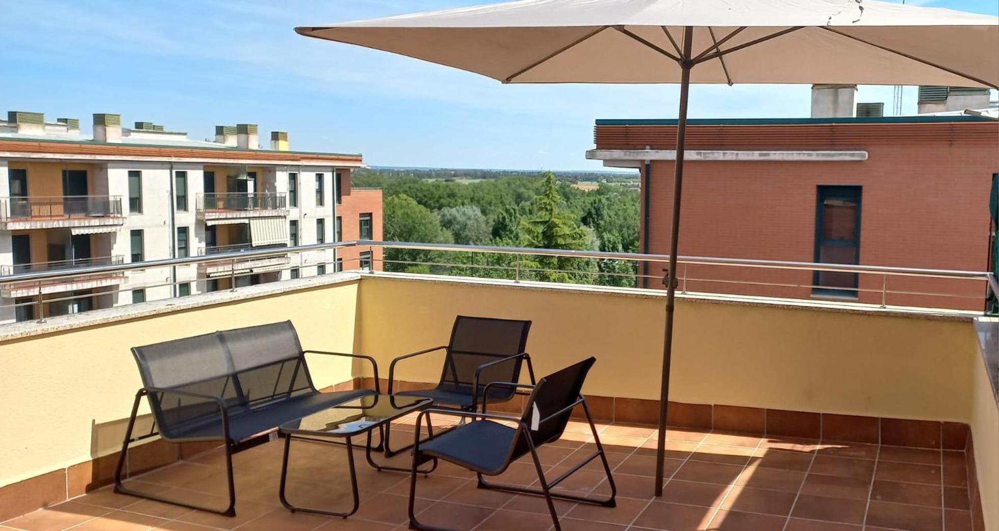 Apartamento Con 2 Dormitorios, Garaje Y Terraza Junto A Valladolid Kültér fotó