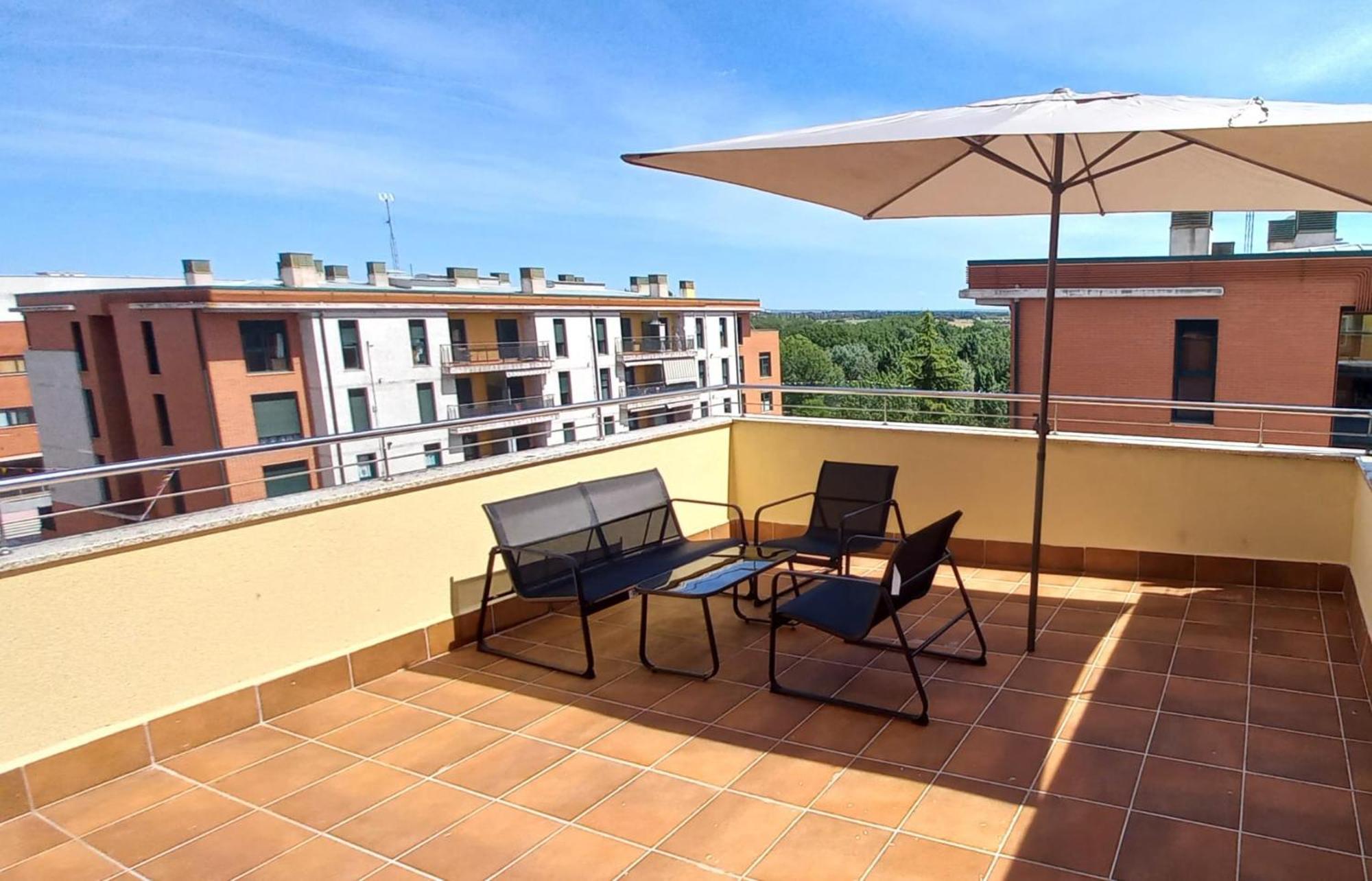 Apartamento Con 2 Dormitorios, Garaje Y Terraza Junto A Valladolid Kültér fotó