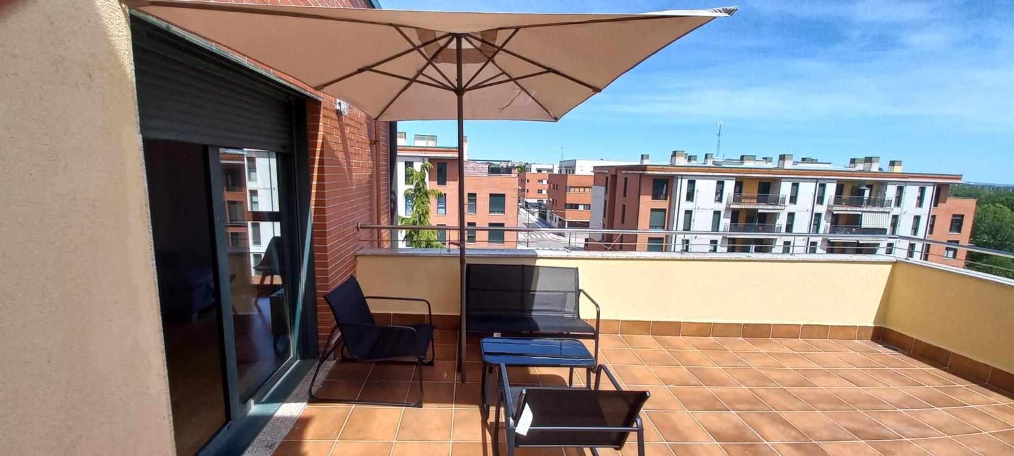 Apartamento Con 2 Dormitorios, Garaje Y Terraza Junto A Valladolid Kültér fotó